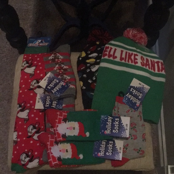 Kids Winter Hats (Qty. 2)/6 pairs of socks - Picture 1 of 8